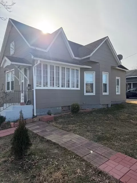 702 W Poplar St, West Frankfort, IL 62896