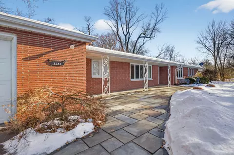 3232 26th St, Moline, IL 61265 photo 3