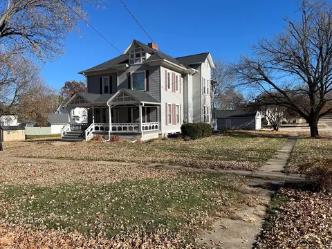 340 S Main St, Sheffield, IL 61361