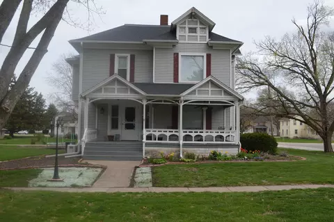 340 S Main St, Sheffield, IL 61361