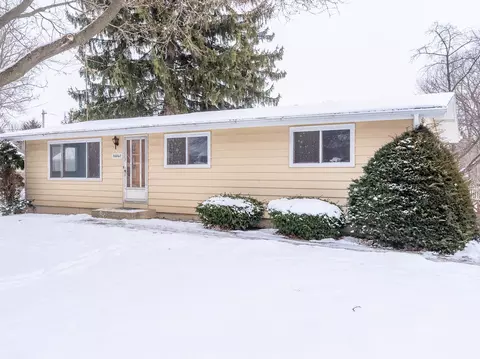 38867 N Lakewood Ave, Lake Villa, IL 60046