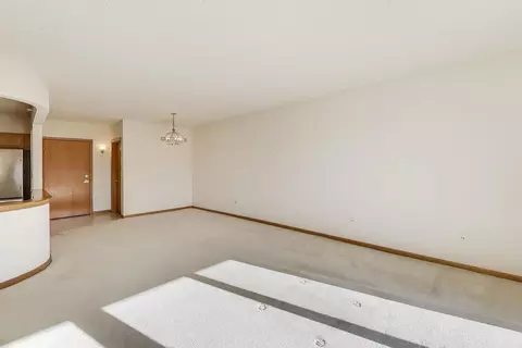 Living - 770 Pearson St #2-207, Des Plaines, IL 60016 photo 3 of 3