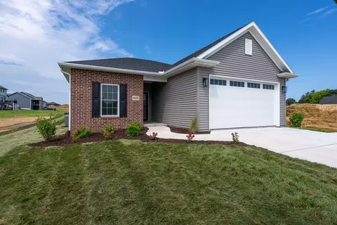 602 15th St, Le Claire, IA 52753