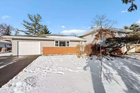 3234 Bellwood Ln, Glenview, IL 60026