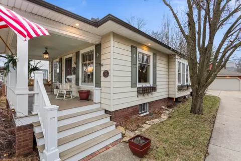 Exterior - 306 N Edwin St, Champaign, IL 61821 photo 4 of 11