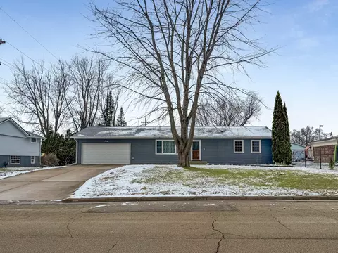 711 Virginia Ave, Lena, IL 61048