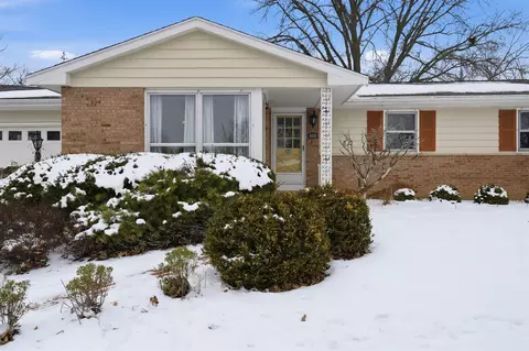 Exterior - 404 Grandview Dr, Normal, IL 61761 photo 9 of 9