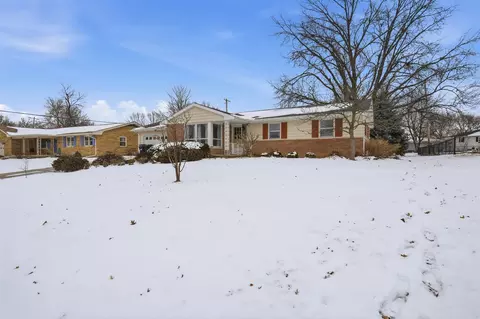 Exterior - 404 Grandview Dr, Normal, IL 61761 photo 6 of 9