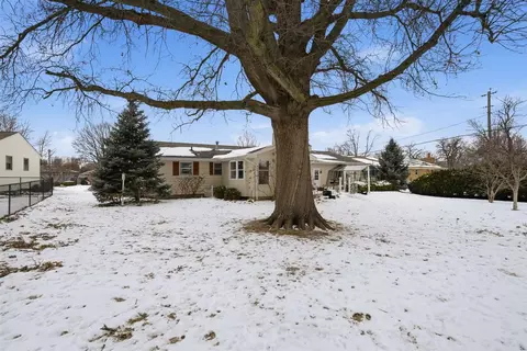 Exterior - 404 Grandview Dr, Normal, IL 61761 photo 5 of 9