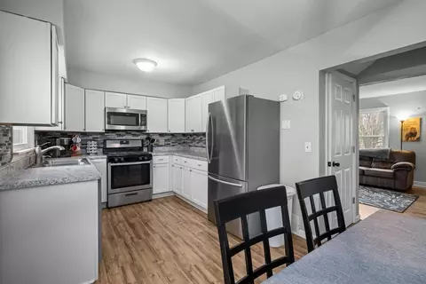 Kitchen - 4315 26th Ave, Moline, IL 61265 photo 1 of 4