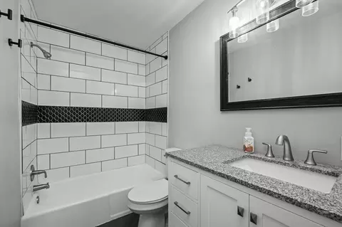 Bath - 4315 26th Ave, Moline, IL 61265 photo 1 of 1
