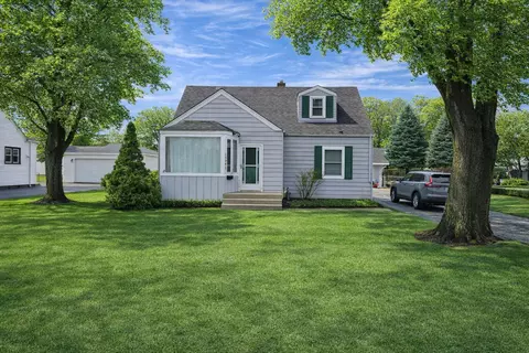 14348 Kolmar Ave, Midlothian, IL 60445