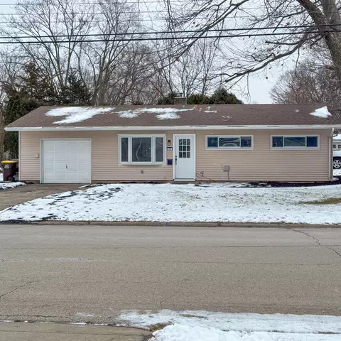 138 Garden Dr, Belvidere, IL 61008
