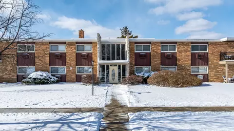 120 Collen Dr #221A, Lombard, IL 60148