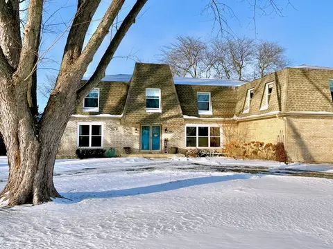 842 Winmoor Dr, Sleepy Hollow, IL 60118
