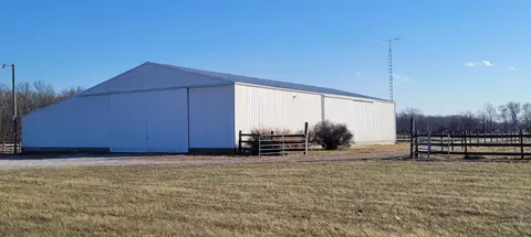 3499 E Snapshot Rd E, Woodlawn, IL 62898