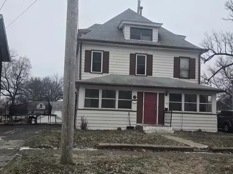 1141 24 St, Moline, IL 61265