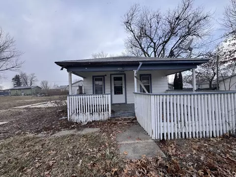 454 S 7th Ave, Canton, IL 61520