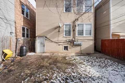 Exterior - 7030 S Artesian Ave, Chicago, IL 60629 photo 6 of 10