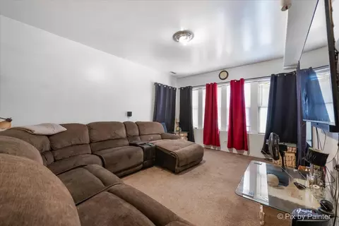 Living - 7030 S Artesian Ave, Chicago, IL 60629 photo 2 of 5