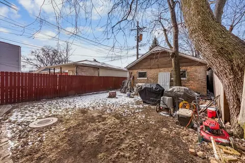 Exterior - 7030 S Artesian Ave, Chicago, IL 60629 photo 7 of 10