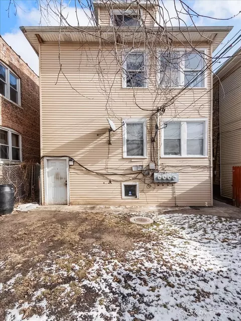 Exterior - 7030 S Artesian Ave, Chicago, IL 60629 photo 5 of 10