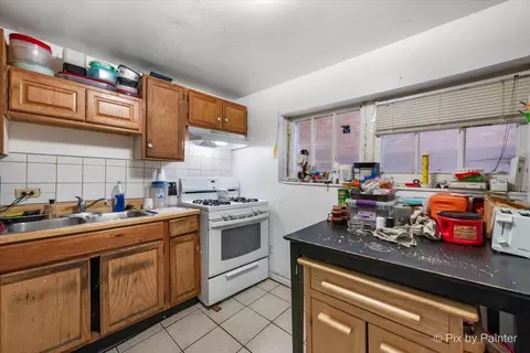 Kitchen - 7030 S Artesian Ave, Chicago, IL 60629 photo 5 of 5