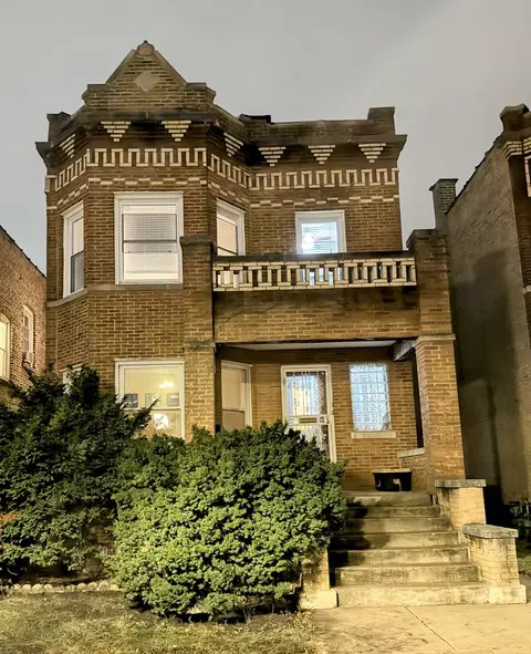 4949 W Iowa St, Chicago, IL 60651