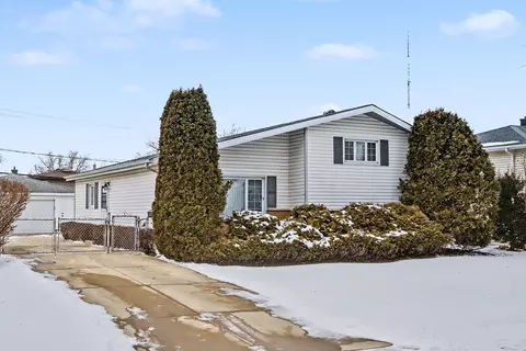118 S Evergreen Ave, Addison, IL 60101