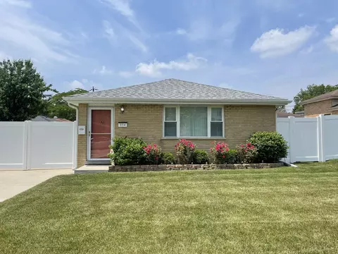334 Park St, Bensenville, IL 60106