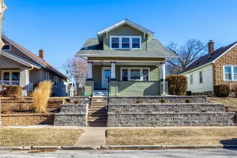 2621 Iowa St, Davenport, IA 52803