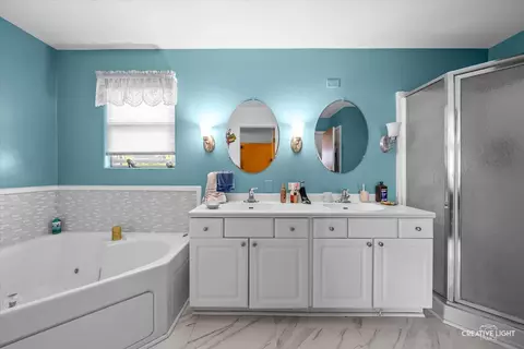 Bath - 1504 Lasser Dr, Plainfield, IL 60586 photo 2 of 2