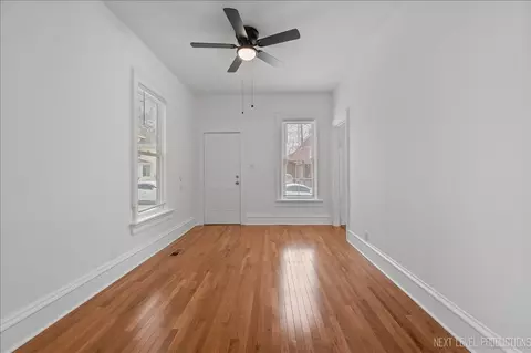Living - Undisclosed, Aurora, IL 60505 photo 1 of 3