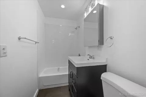 Bath - Undisclosed, Aurora, IL 60505 photo 1 of 1