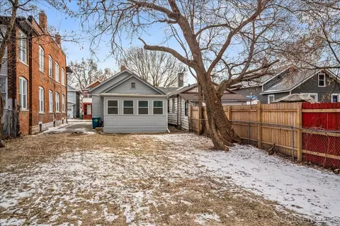 Exterior - Undisclosed, Aurora, IL 60505 photo 5 of 5