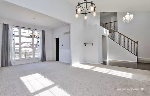 Living - 2031 Havenhill Dr, Plainfield, IL 60586 photo 2 of 4