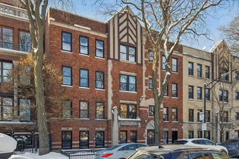 2124 N Hudson Ave #303, Chicago, IL 60614