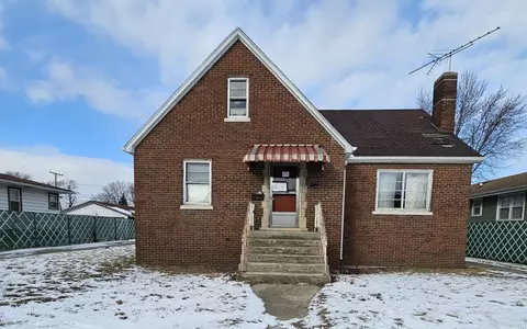 512 156th Pl, Calumet City, IL 60409