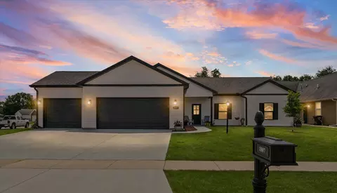 1807 E Fairfield Cir, Urbana, IL 61802