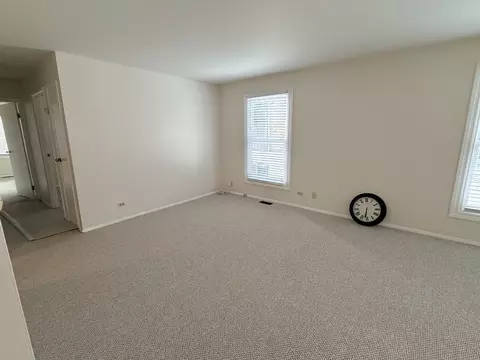 Living - 1769 Sessions Walk #C, Hoffman Estates, IL 60169 photo 3 of 5