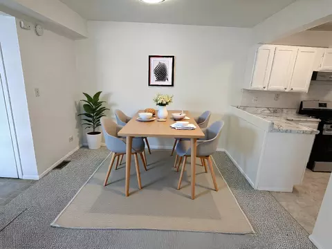 Dining - 1769 Sessions Walk #C, Hoffman Estates, IL 60169 photo 1 of 1