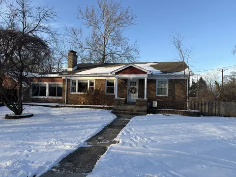 1044 S Ellsworth Ave, Addison, IL 60101