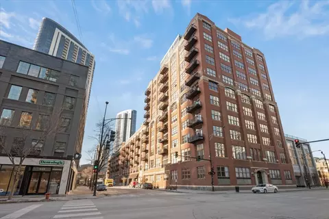 360 W Illinois St #9A, Chicago, IL 60654