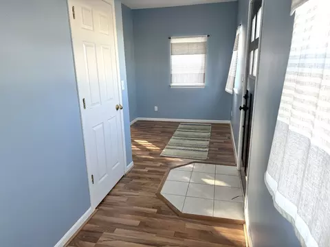 Entry Way - 2618 7th St, Peru, IL 61354 photo 2 of 2