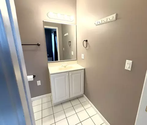 Bath - 2618 7th St, Peru, IL 61354 photo 1 of 4