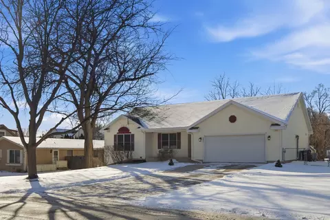 296 Charlotte Ave, Crystal Lake, IL 60014