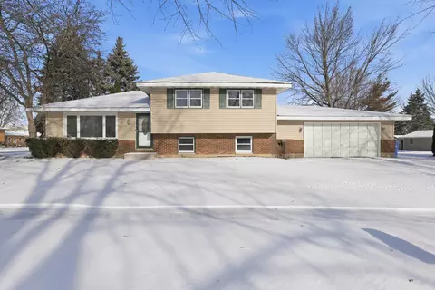 920 Gerald Ave, South Elgin, IL 60177