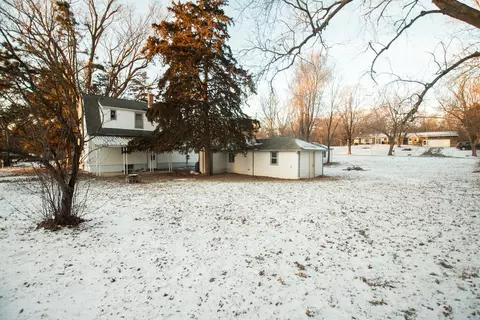 Exterior - 7913 S Oak St, Dixon, IL 61021 photo 6 of 6