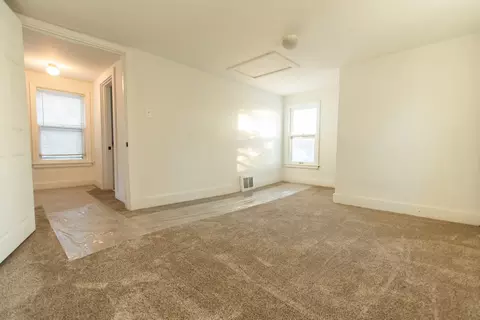 Bedroom - 7913 S Oak St, Dixon, IL 61021 photo 3 of 7