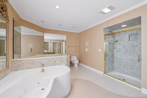 Bath - 787 E Golf Rd, Des Plaines, IL 60016 photo 1 of 2